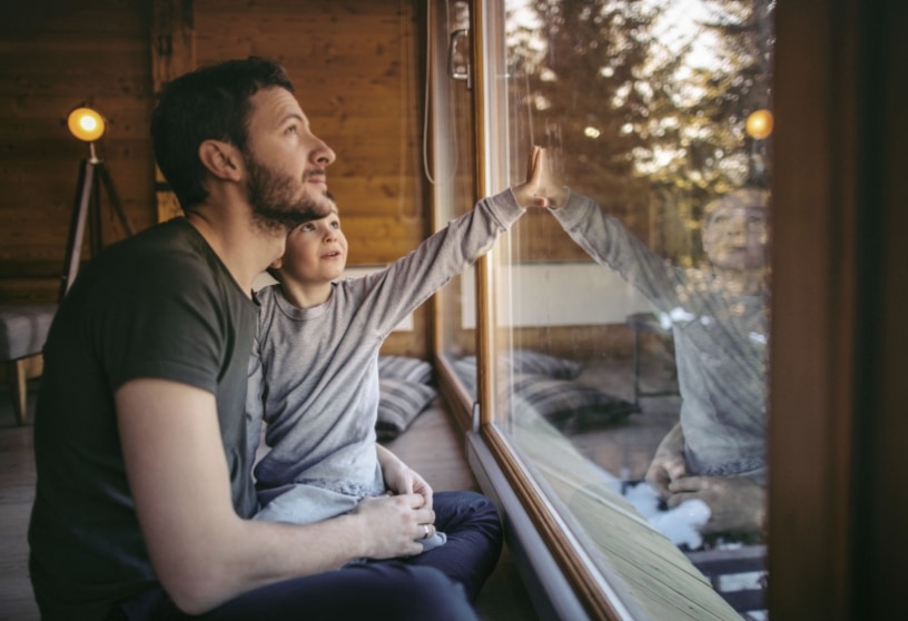 AW-Holzbau GmbH Tiny Haus Vater und Sohn